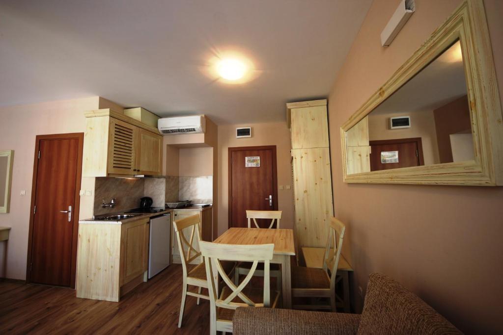 Menada Dawn Park Apartment Sunny Beach Room photo