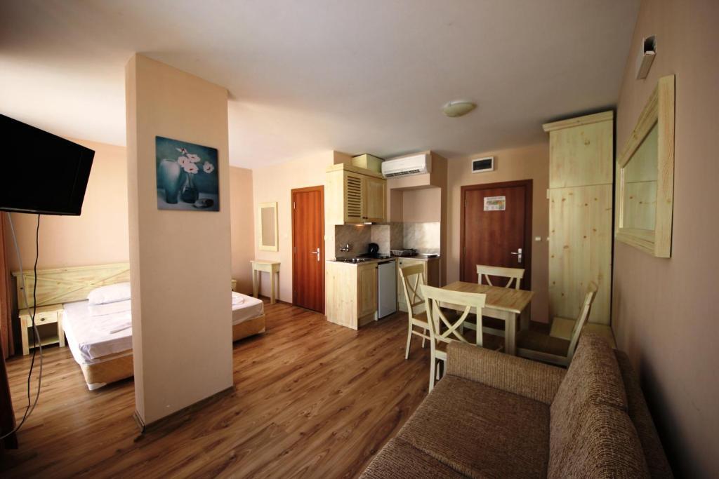 Menada Dawn Park Apartment Sunny Beach Room photo