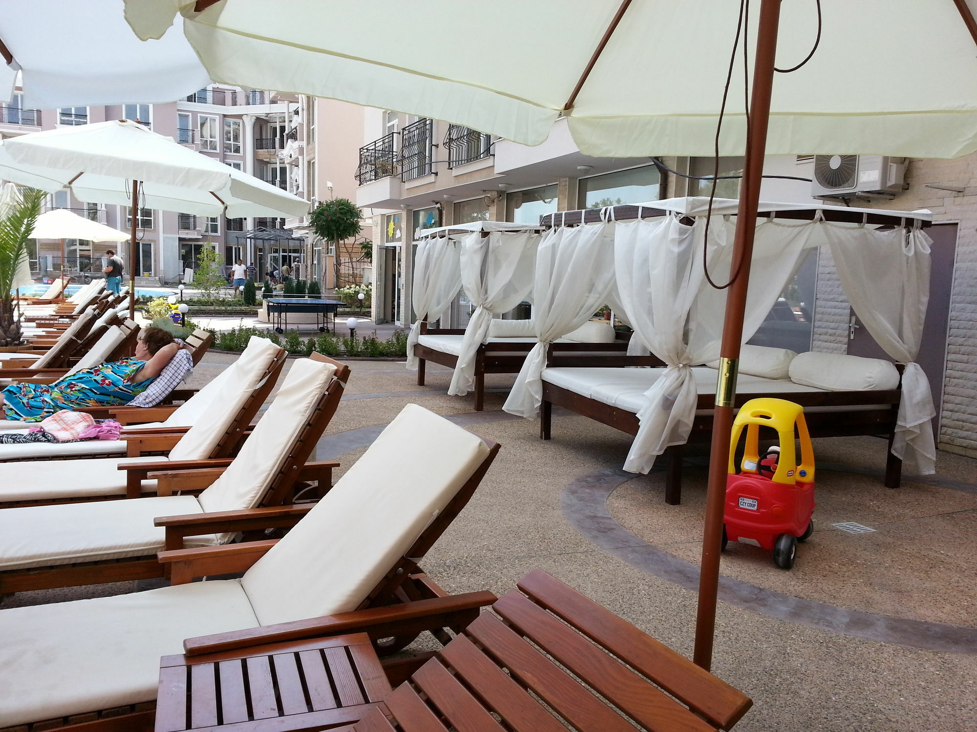 Menada Dawn Park Apartment Sunny Beach Exterior photo